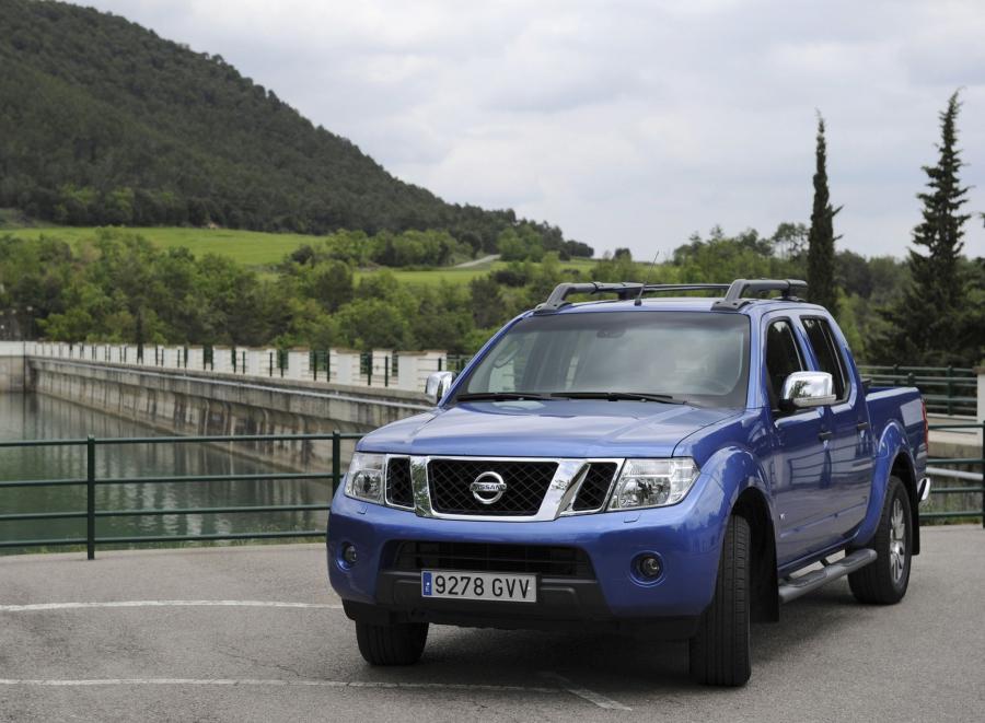  Nissan Navara Double Cab 2010 года  (фото 11 из 12)